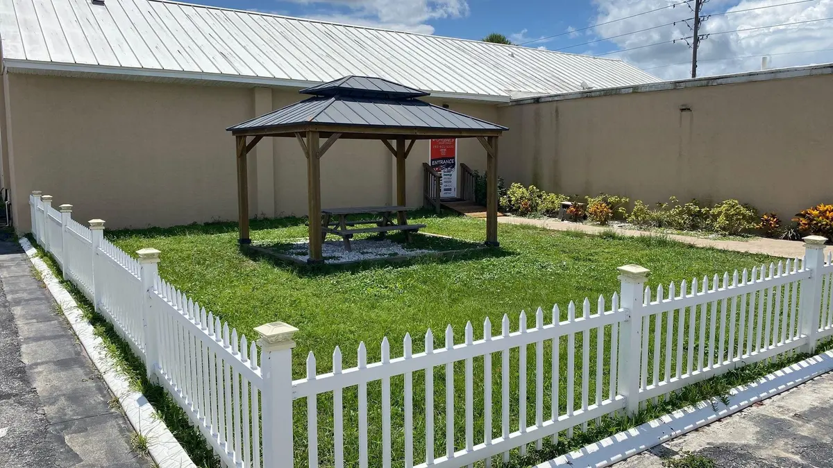Photo 8 at 4650 US Highway 27, Sebring