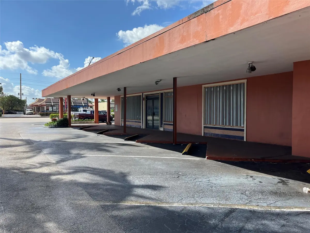 Photo 2 at 1361 E Commercial Boulevard, Oakland Park