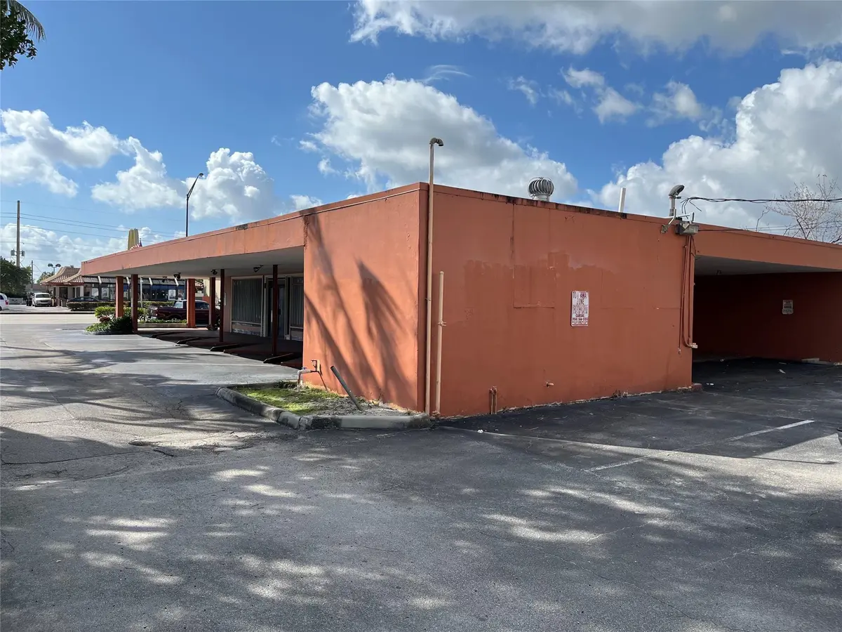 Photo 3 at 1361 E Commercial Boulevard, Oakland Park