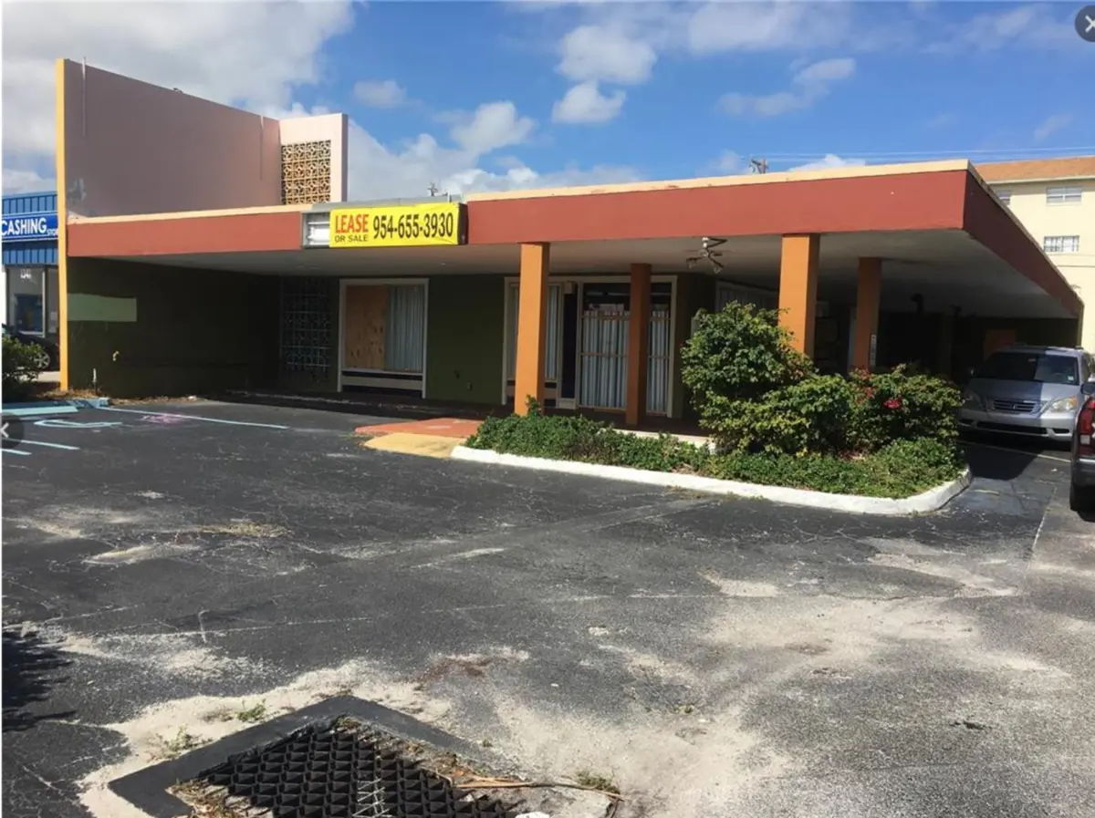 Photo 4 at 1361 E Commercial Boulevard, Oakland Park