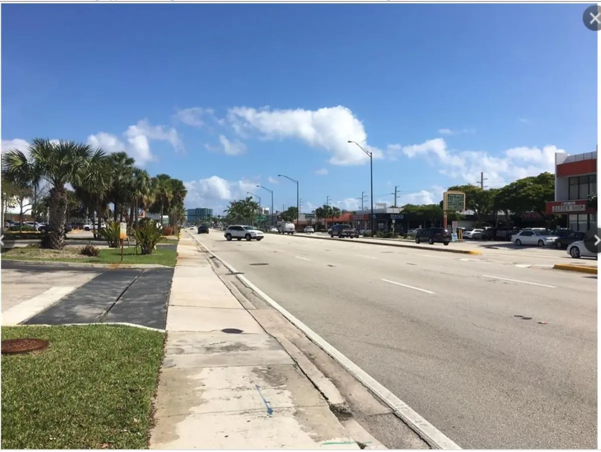 Photo 6 at 1361 E Commercial Boulevard, Oakland Park