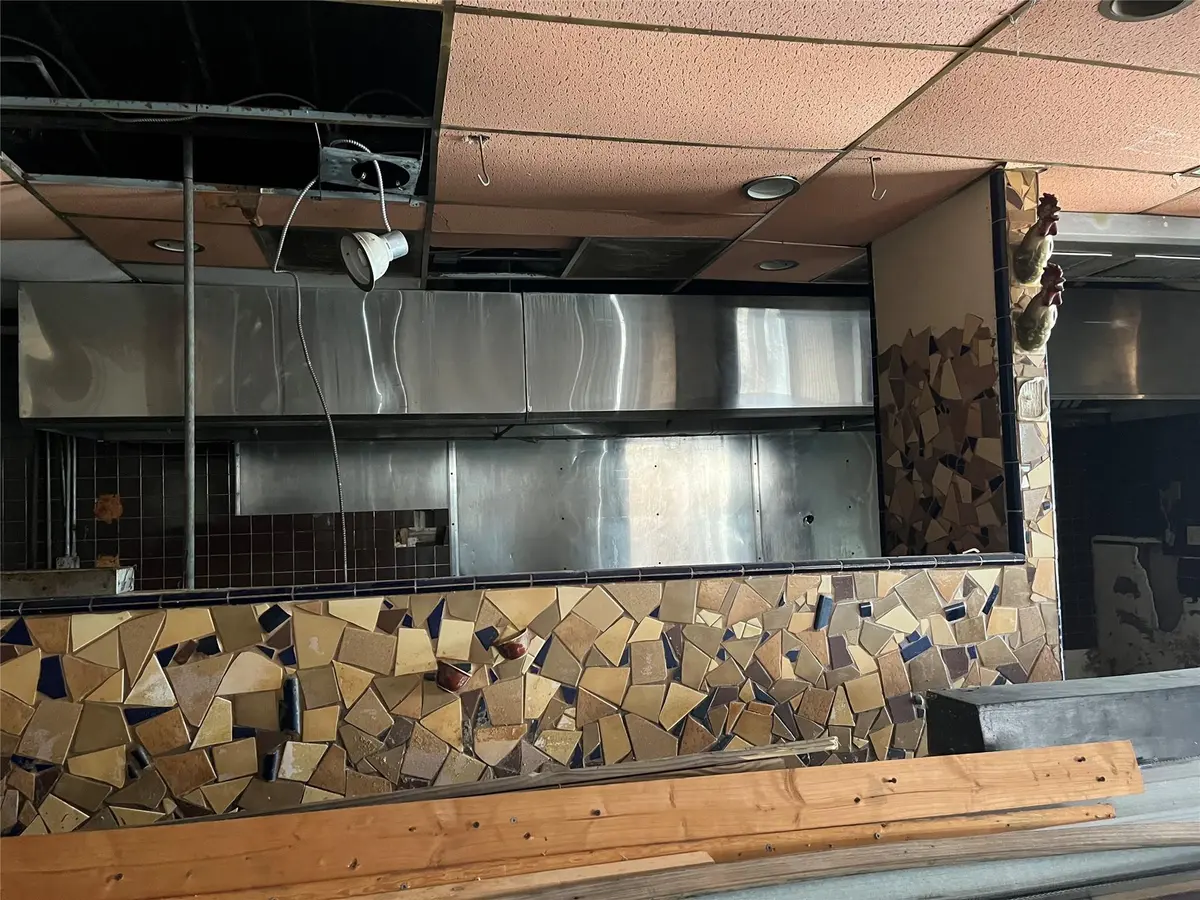Photo 8 at 1361 E Commercial Boulevard, Oakland Park