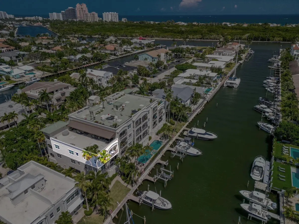 Photo 2 at 2720 NE 15th Street 301, Fort Lauderdale
