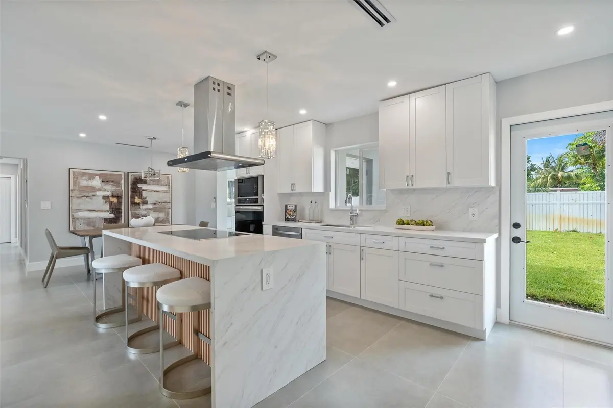 Photo 5 at 324 NE 28th Street, Wilton Manors