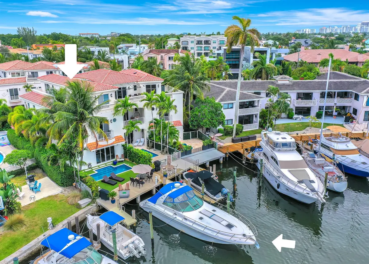 Photo 2 at 1368 Bayview Drive, Fort Lauderdale