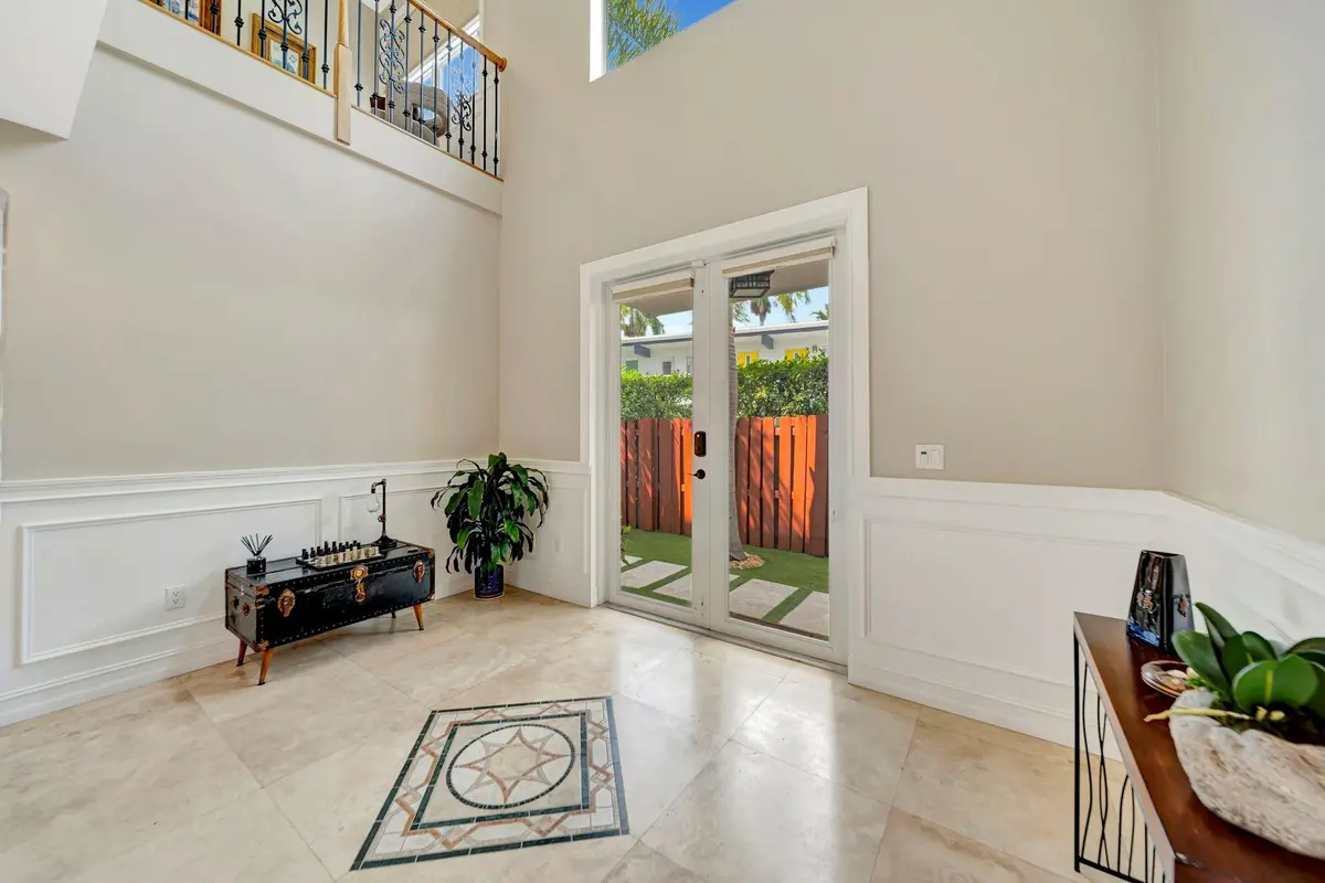 Photo 7 at 1368 Bayview Drive, Fort Lauderdale