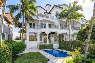 549 NE 19th Avenue C, Deerfield Beach – Townhouse for sale