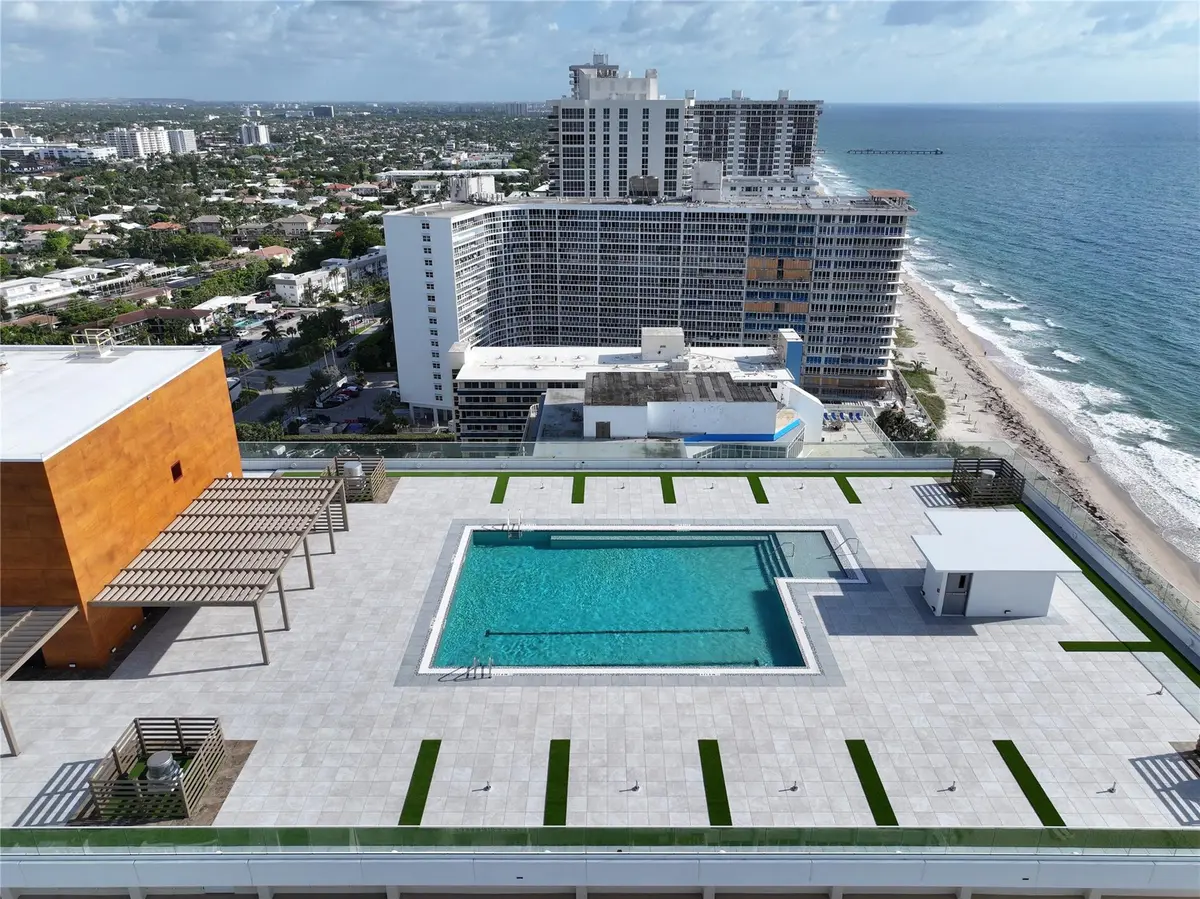 rooftop pool at 4020 Galt Ocean Drive 501, Fort Lauderdale