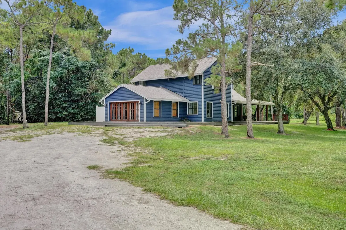 Drive up to main house at 12168 148th Road, Palm Beach Gardens