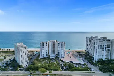 3900 N Ocean Drive 9C, Lauderdale-By-The-Sea – sold