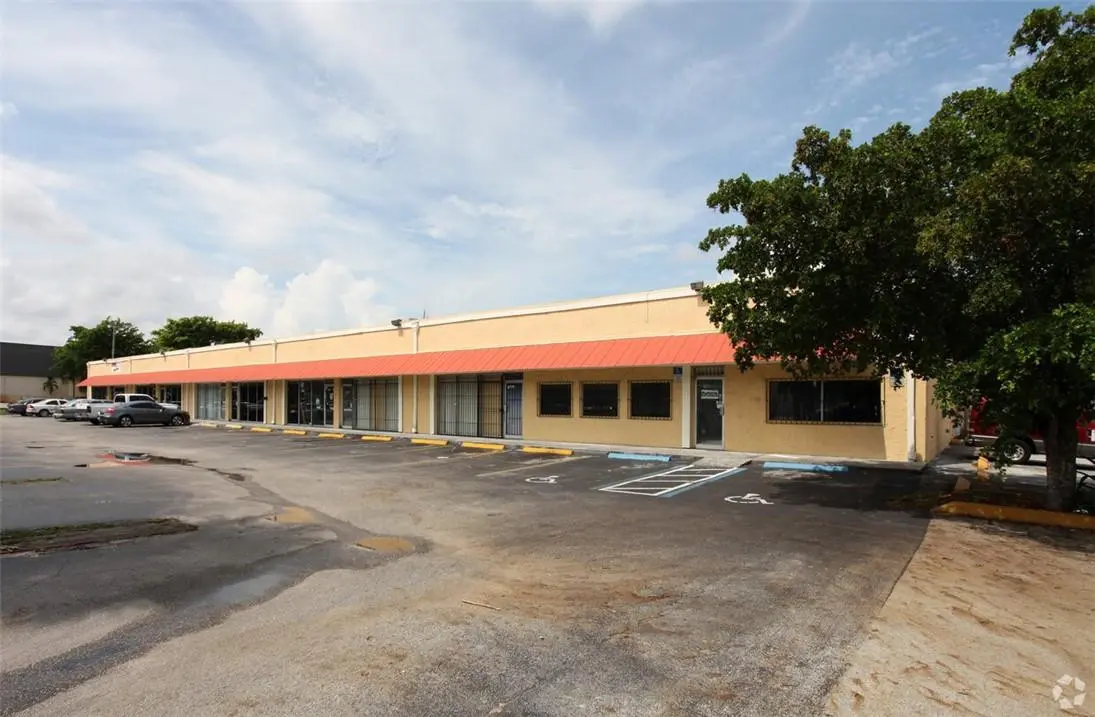 Photo 1 at 1609 NW 38th Avenue, Lauderhill