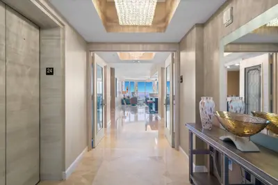 101 S Fort Lauderdale Beach Boulevard 2402, Fort Lauderdale – sold