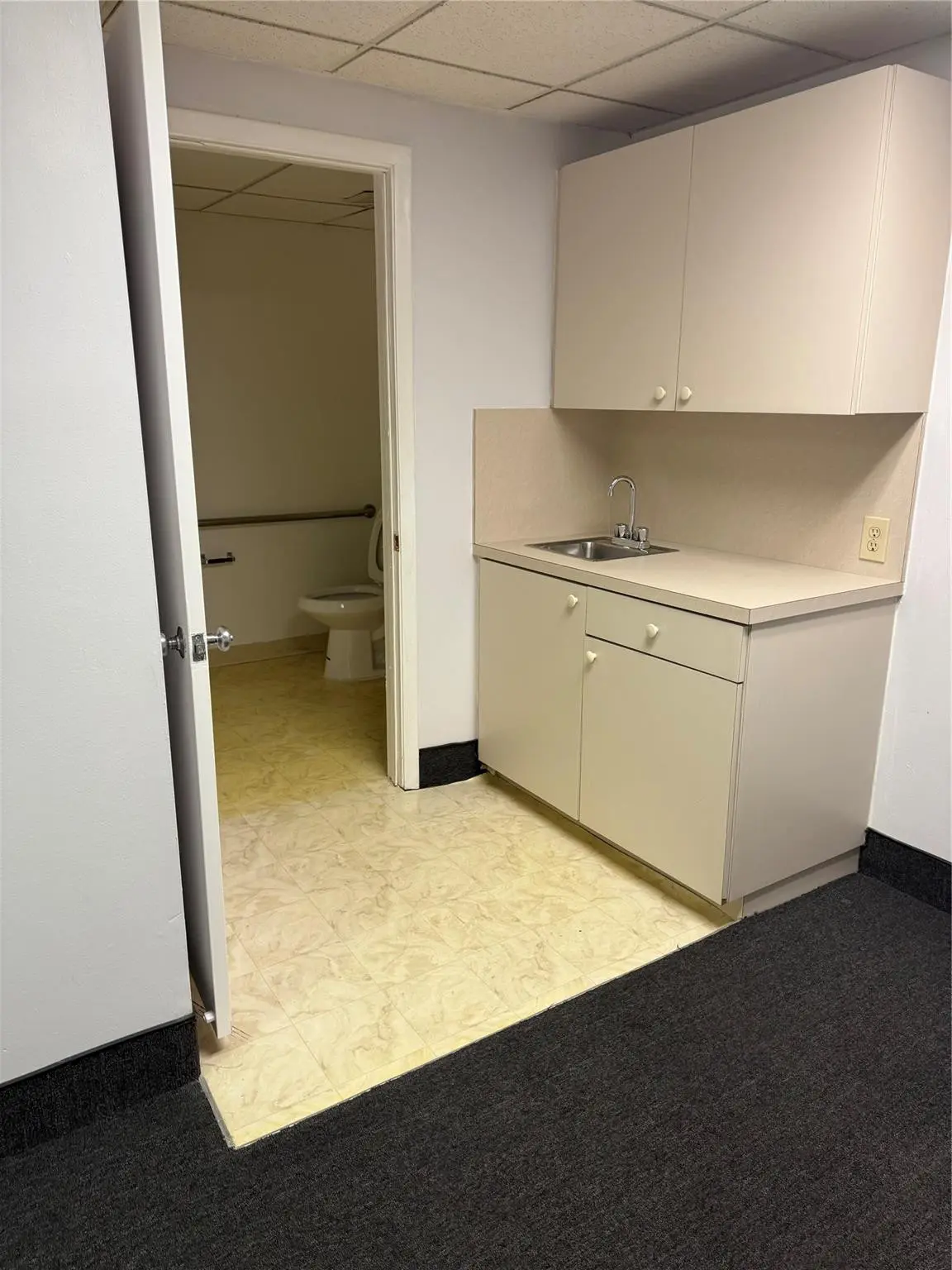 Photo 8 at 300 SW 2nd Street, Fort Lauderdale