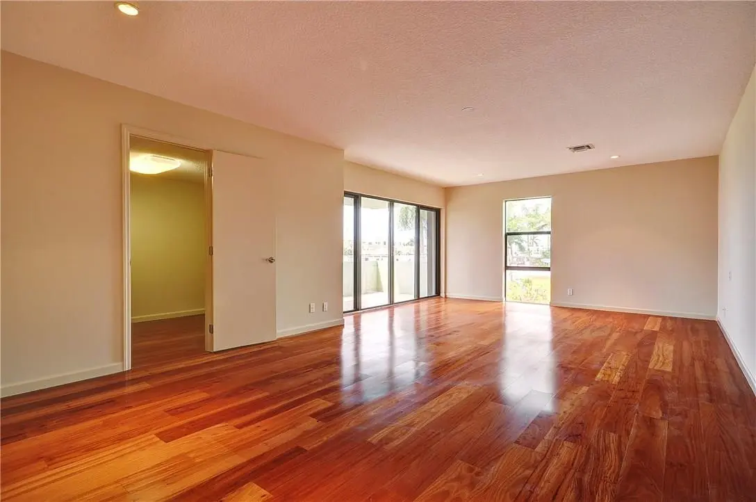 Photo 6 at 76 Isle Of Venice Drive H, Fort Lauderdale