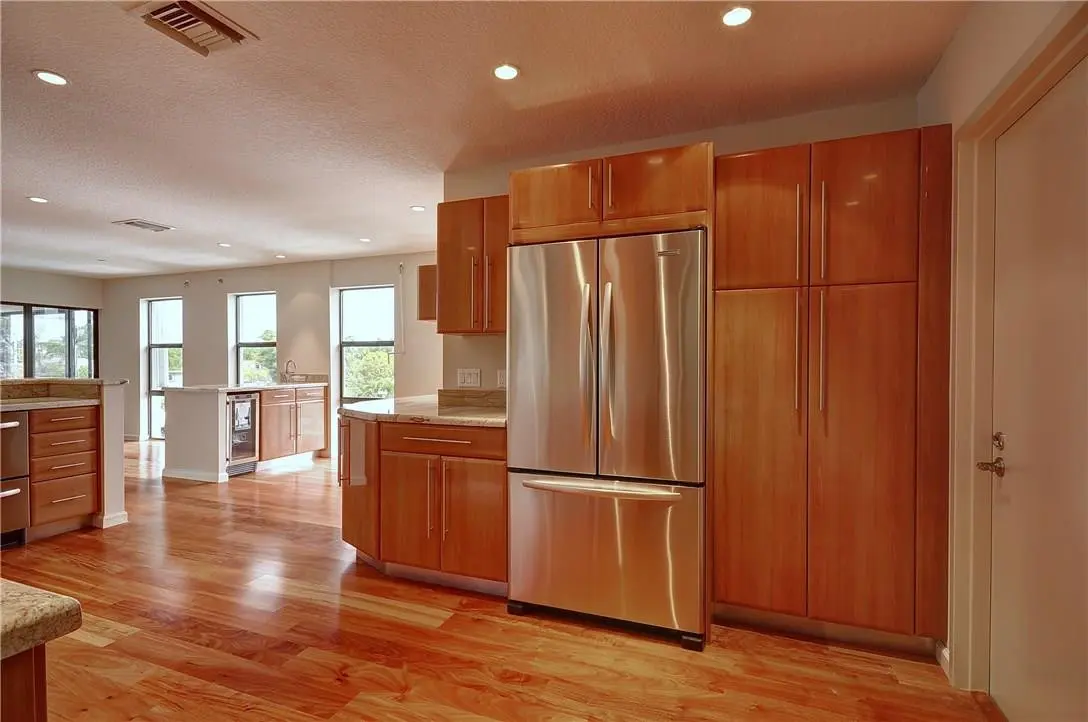 Photo 4 at 76 Isle Of Venice Drive H, Fort Lauderdale