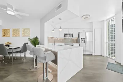 347 N New River Drive 1709, Fort Lauderdale – sold