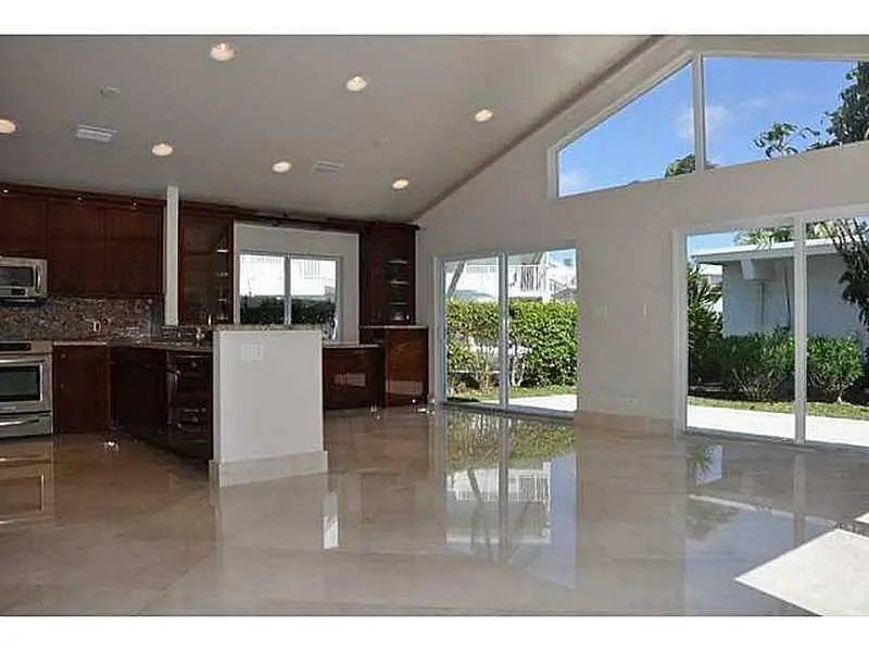 Front Entry View at 1212 Hillsboro Mile, Hillsboro Beach