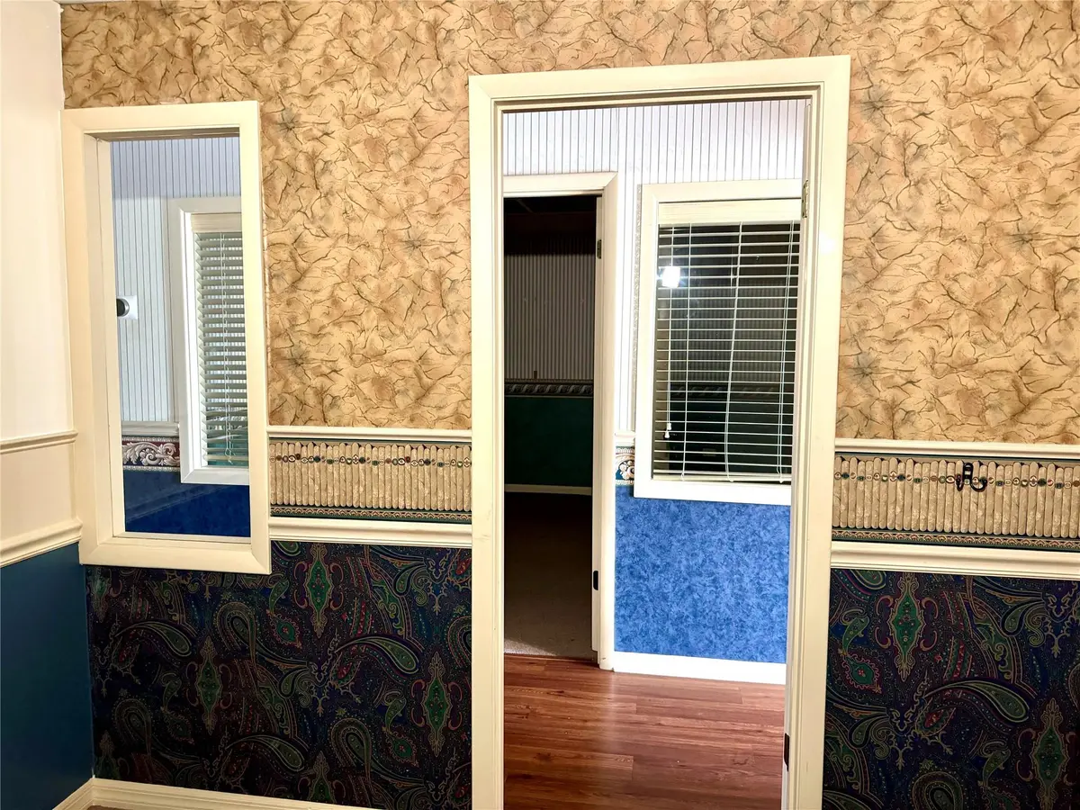 Photo 4 at 145 S Ridgewood Drive, Sebring