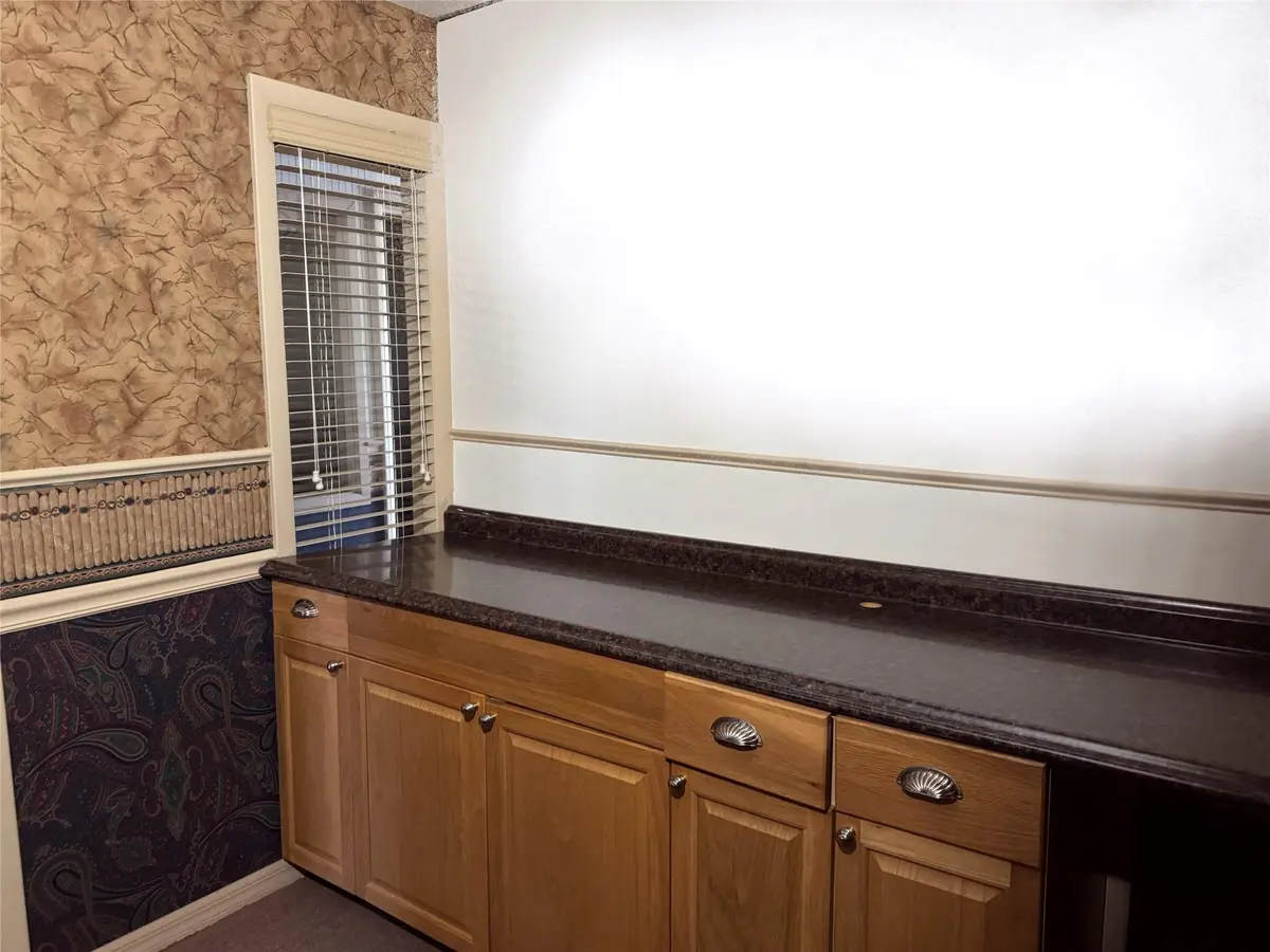 Photo 3 at 145 S Ridgewood Drive, Sebring