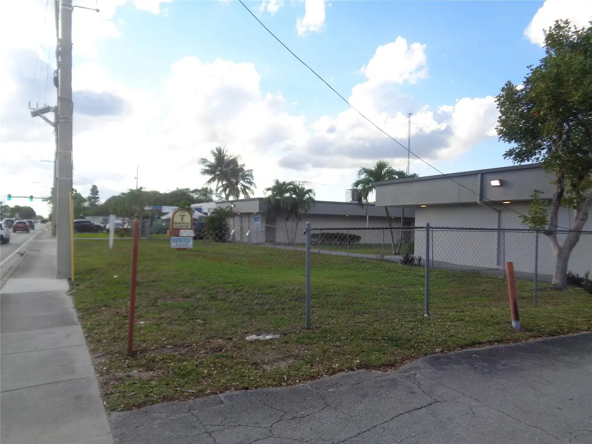 Photo 5 at 2323 NW 19th Street, Fort Lauderdale