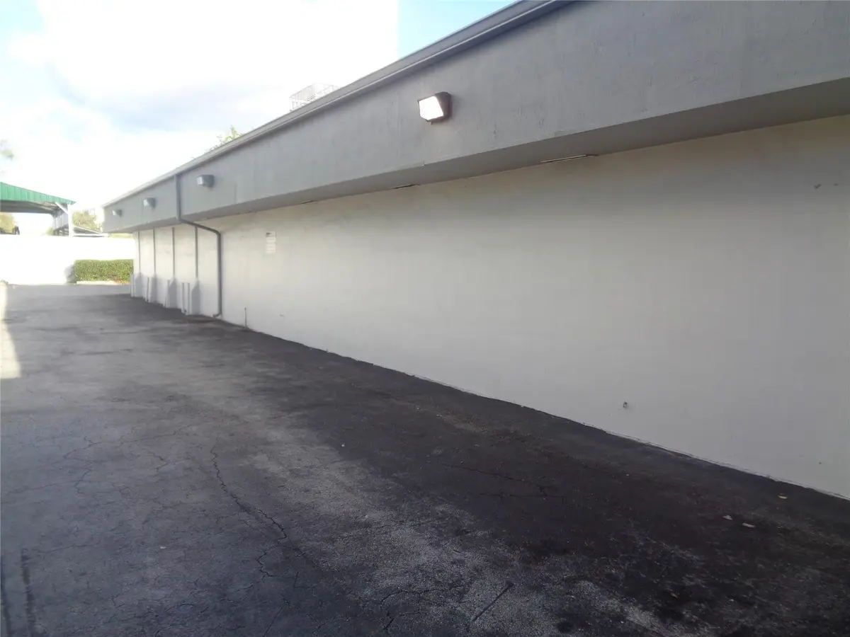 Photo 3 at 2323 NW 19th Street, Fort Lauderdale