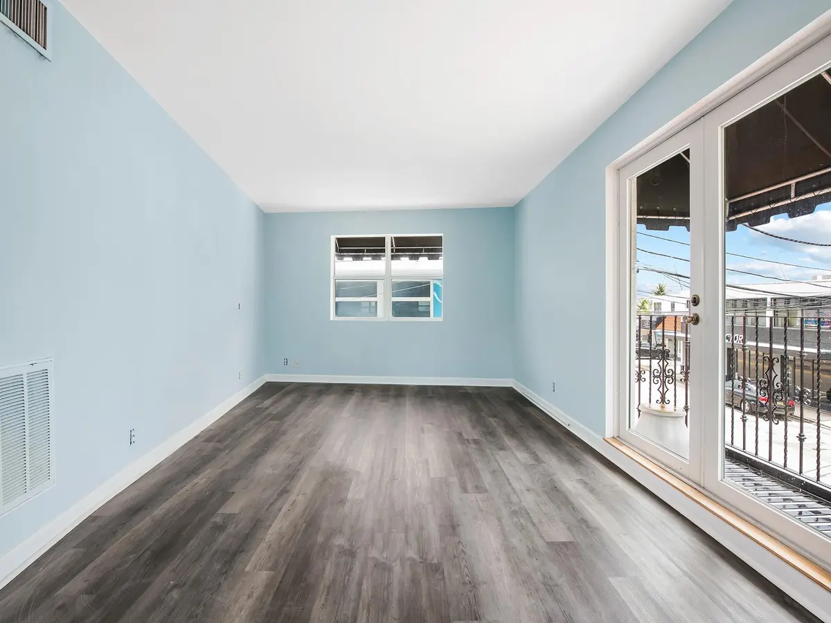 Photo 3 at 1948 E Sunrise Boulevard, Fort Lauderdale