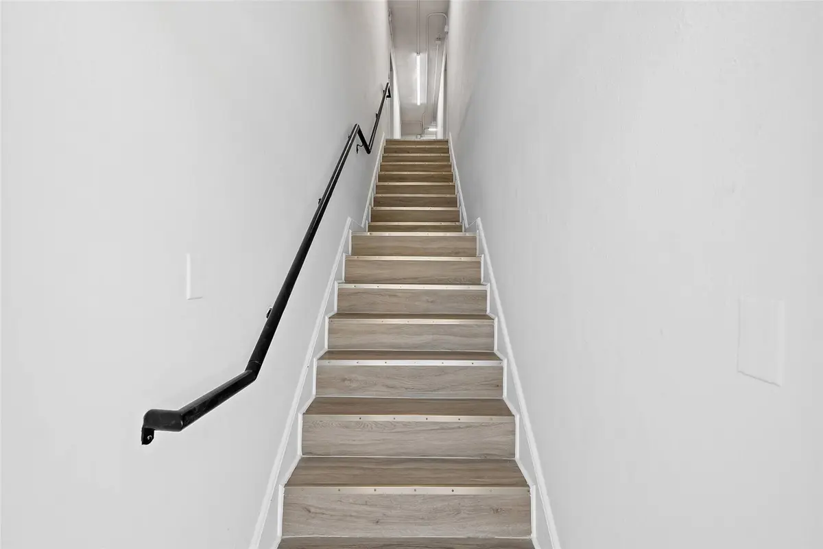 Photo 7 at 915 NE 20th 1, Fort Lauderdale