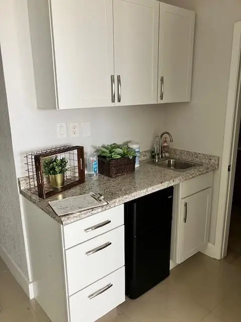 Photo 6 at 290 SW 12th Avenue, Pompano Beach