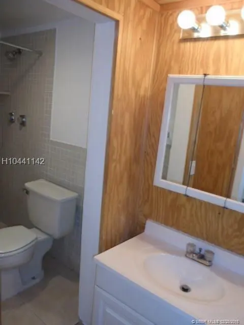 Photo 7 at 1521 N 59th Terrace, Hollywood