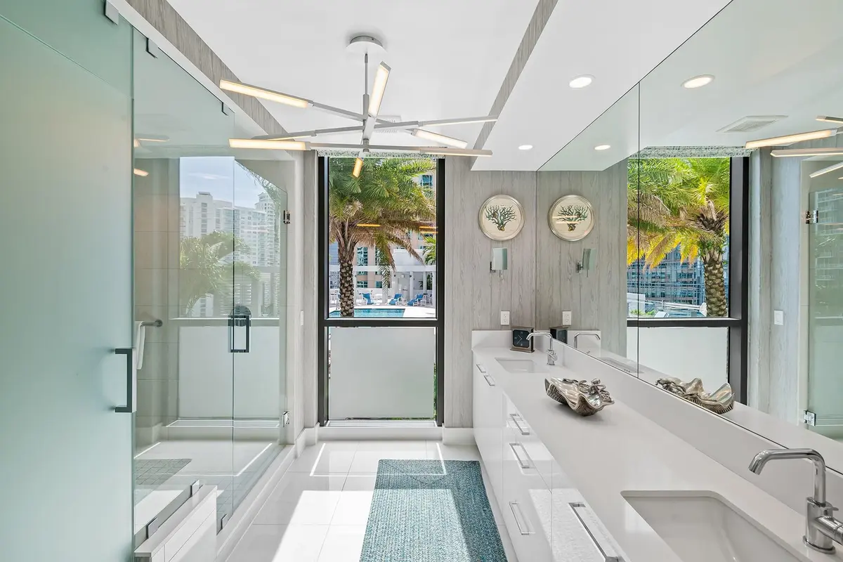 Photo 7 at 100 E Las Olas Boulevard 1701, Fort Lauderdale