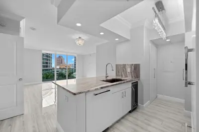 347 N New River Drive 1208, Fort Lauderdale – sold