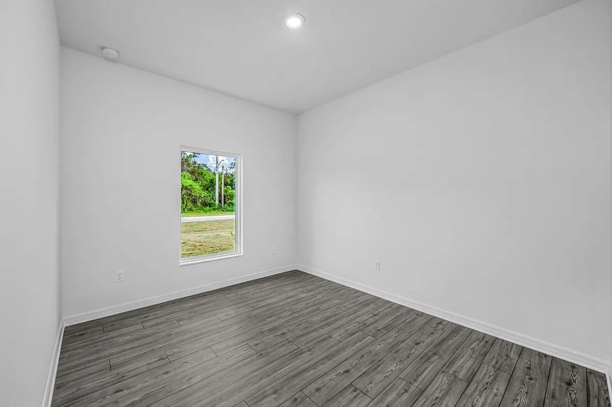 Photo 5 at 8025 103rd Court, Vero Beach