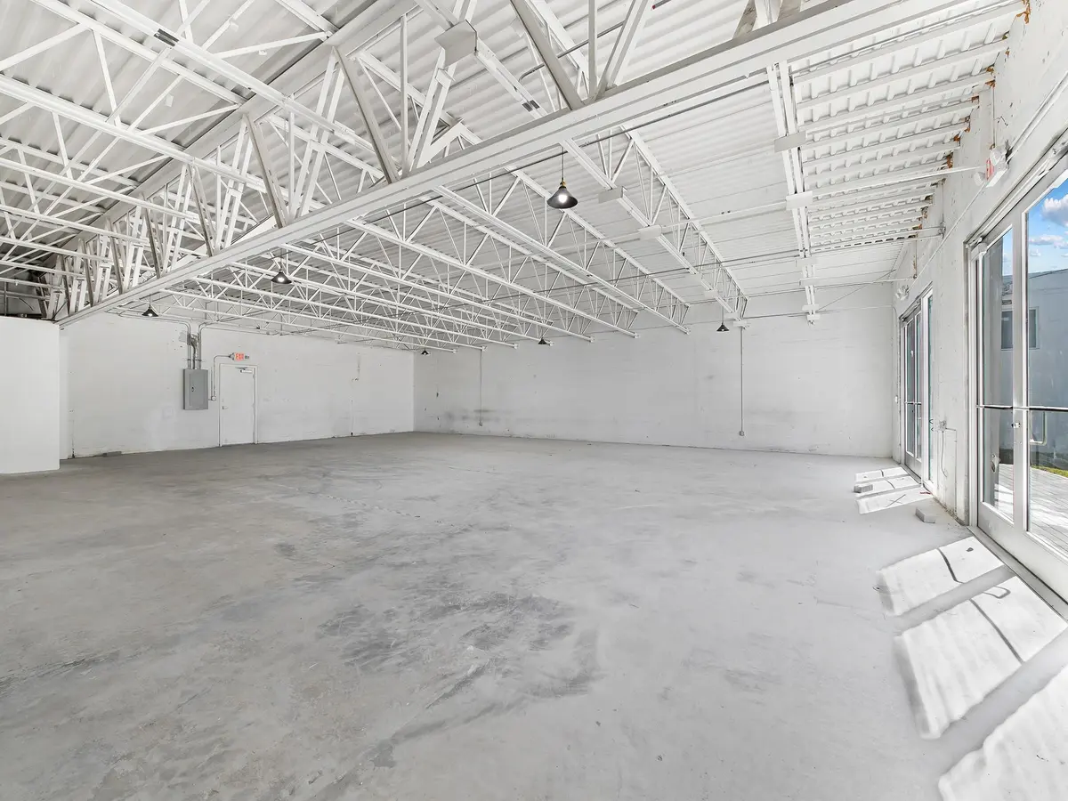 Photo 5 at 410 NE 1st Avenue, Hallandale Beach