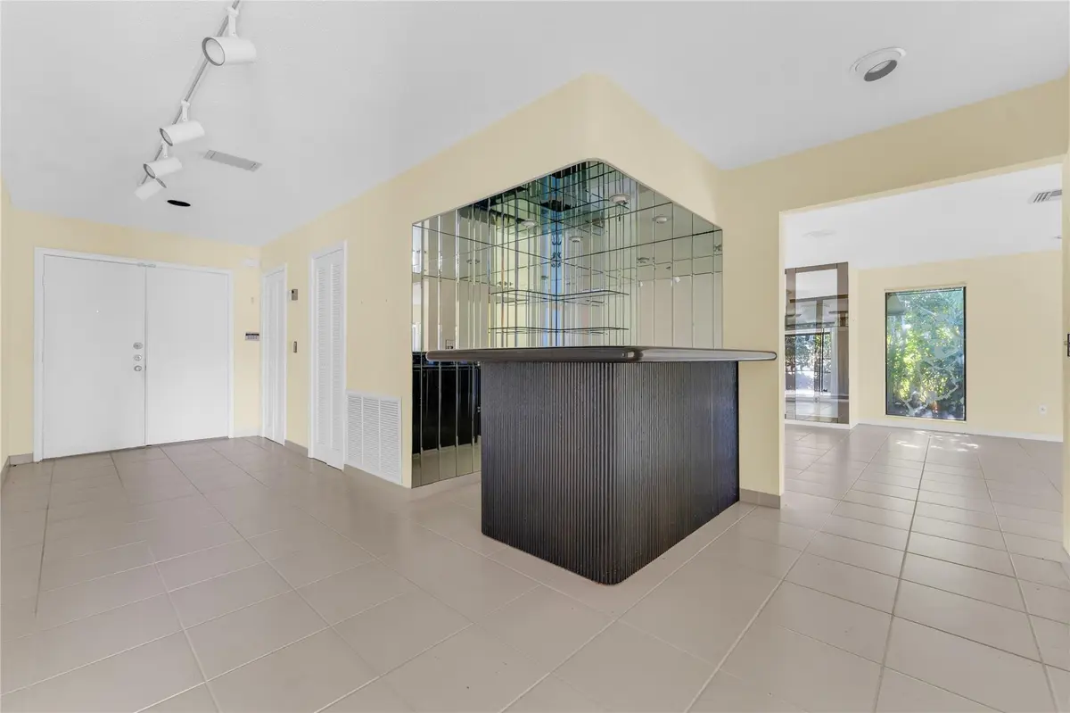 Photo 6 at 21180 Juego Circle 18a, Boca Raton