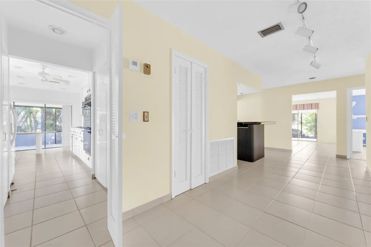 Photo 7 at 21180 Juego Circle 18a, Boca Raton