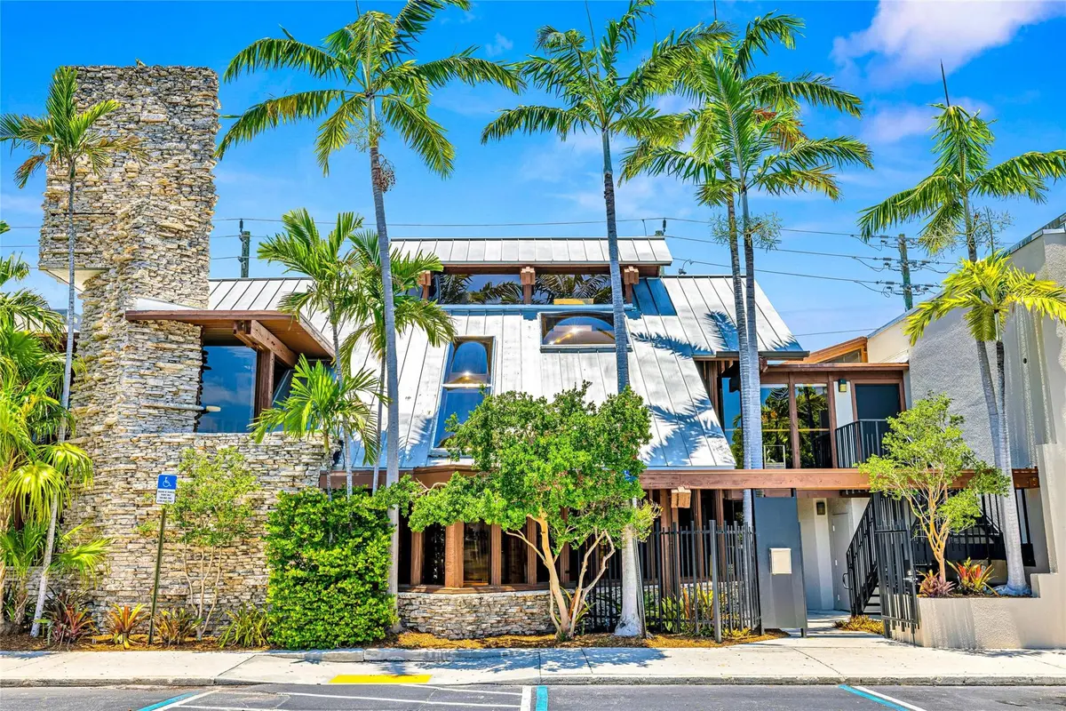 Front of Building at 3045 N Federal Highway 80, Fort Lauderdale