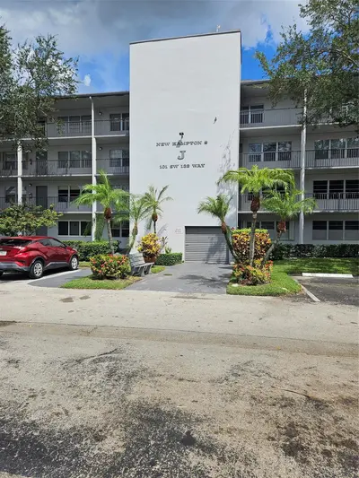 101 SW 132 Way 218, Pembroke Pines – Condominium for sale