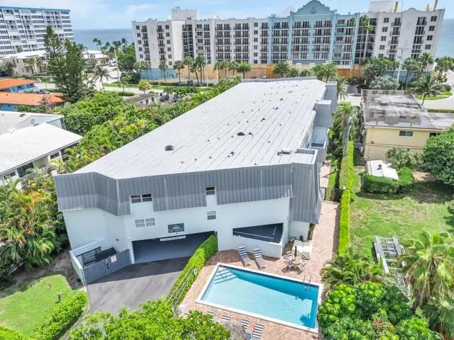 Photo 2 at 961 SE 20th Avenue 308, Deerfield Beach