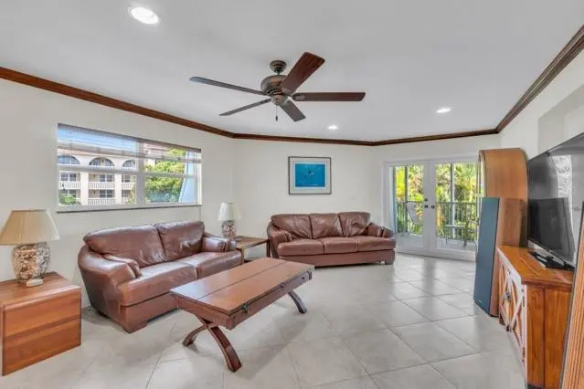 Photo 5 at 961 SE 20th Avenue 308, Deerfield Beach