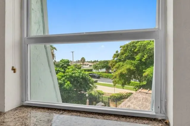 Photo 8 at 961 SE 20th Avenue 308, Deerfield Beach