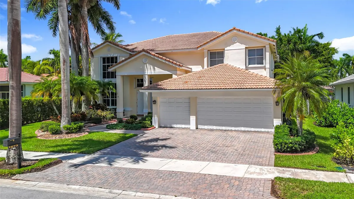 Photo 2 at 1673 VICTORIA POINTE Circle, Weston