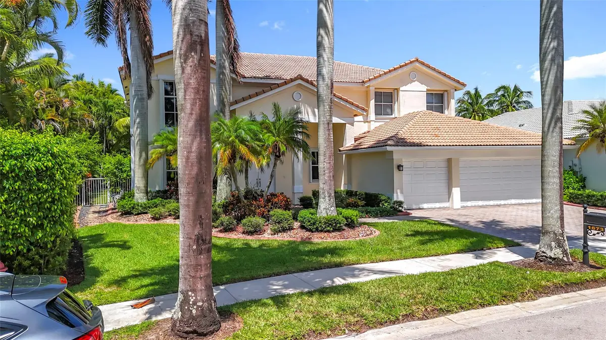 Photo 3 at 1673 VICTORIA POINTE Circle, Weston