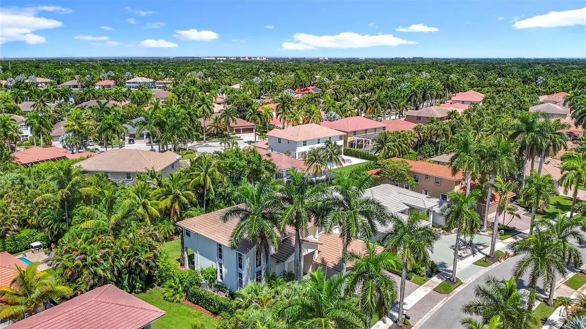 Photo 8 at 1673 VICTORIA POINTE Circle, Weston