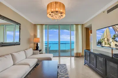 17875 Collins Avenue 3103, Sunny Isles Beach – sold