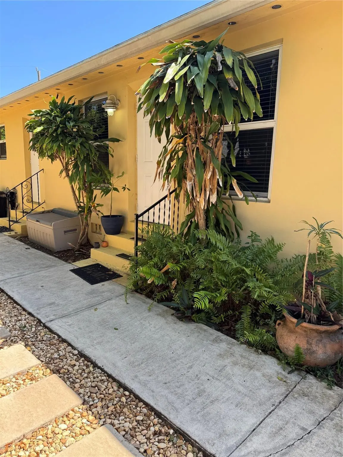 Photo 5 at 1123 N 17th Avenue, Hollywood