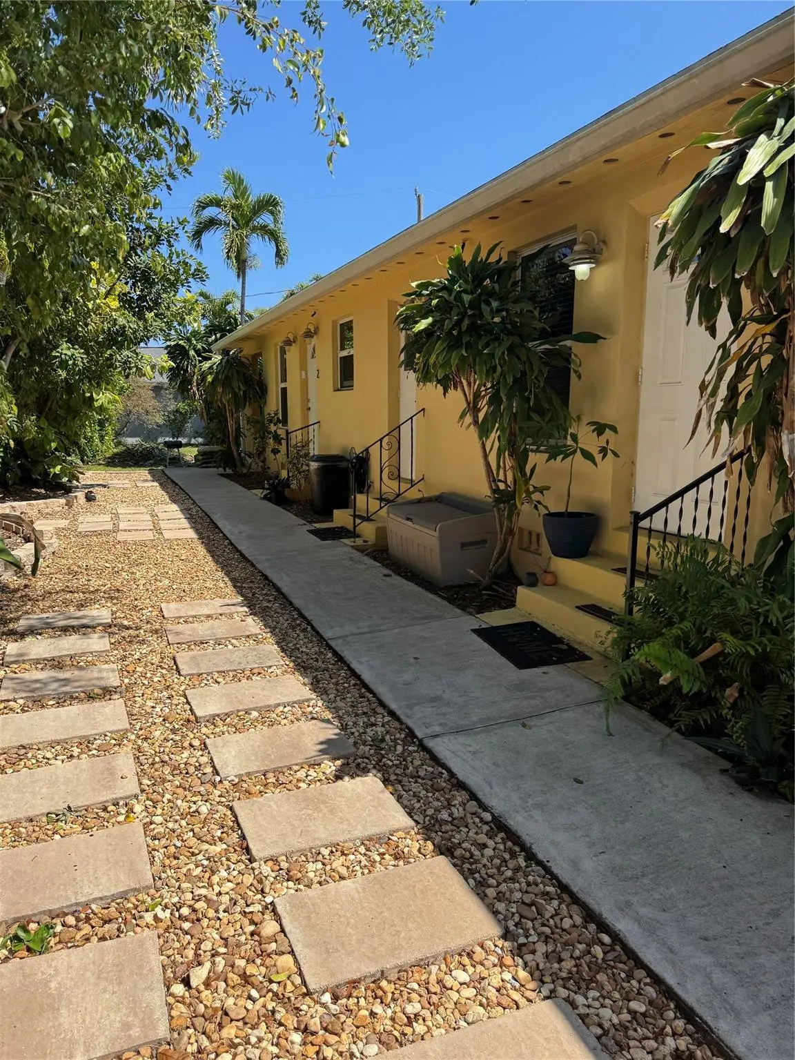 Photo 6 at 1123 N 17th Avenue, Hollywood