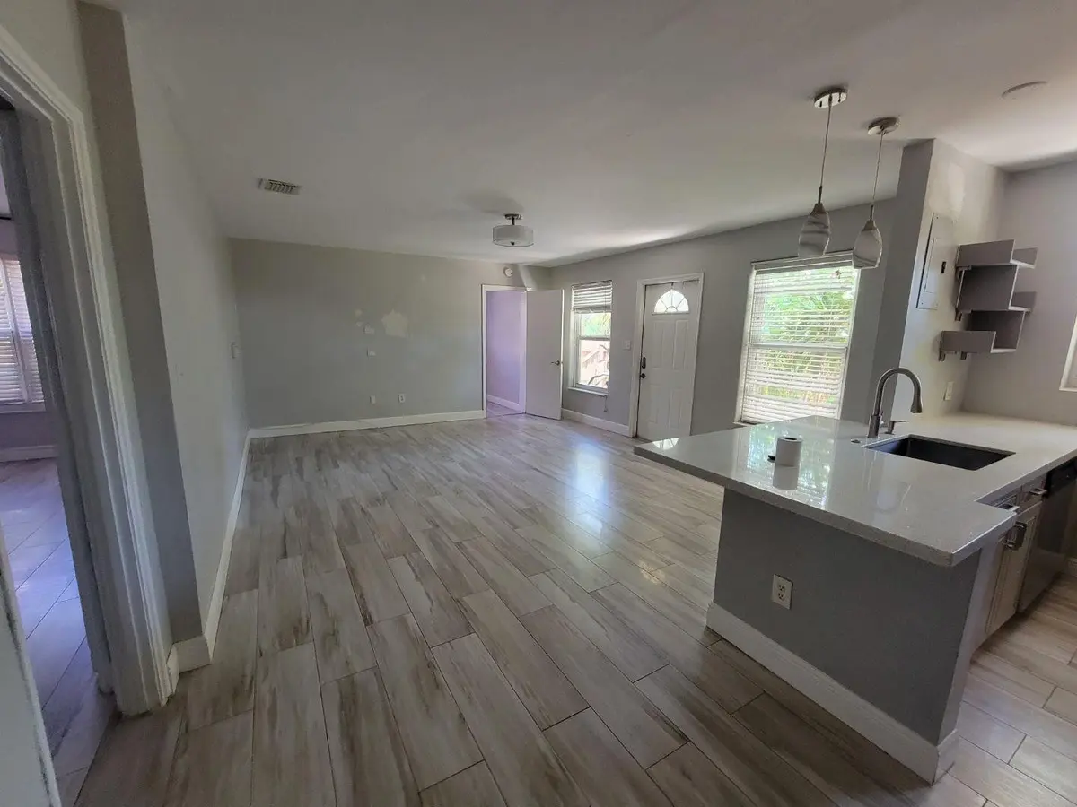 Photo 8 at 1123 N 17th Avenue, Hollywood