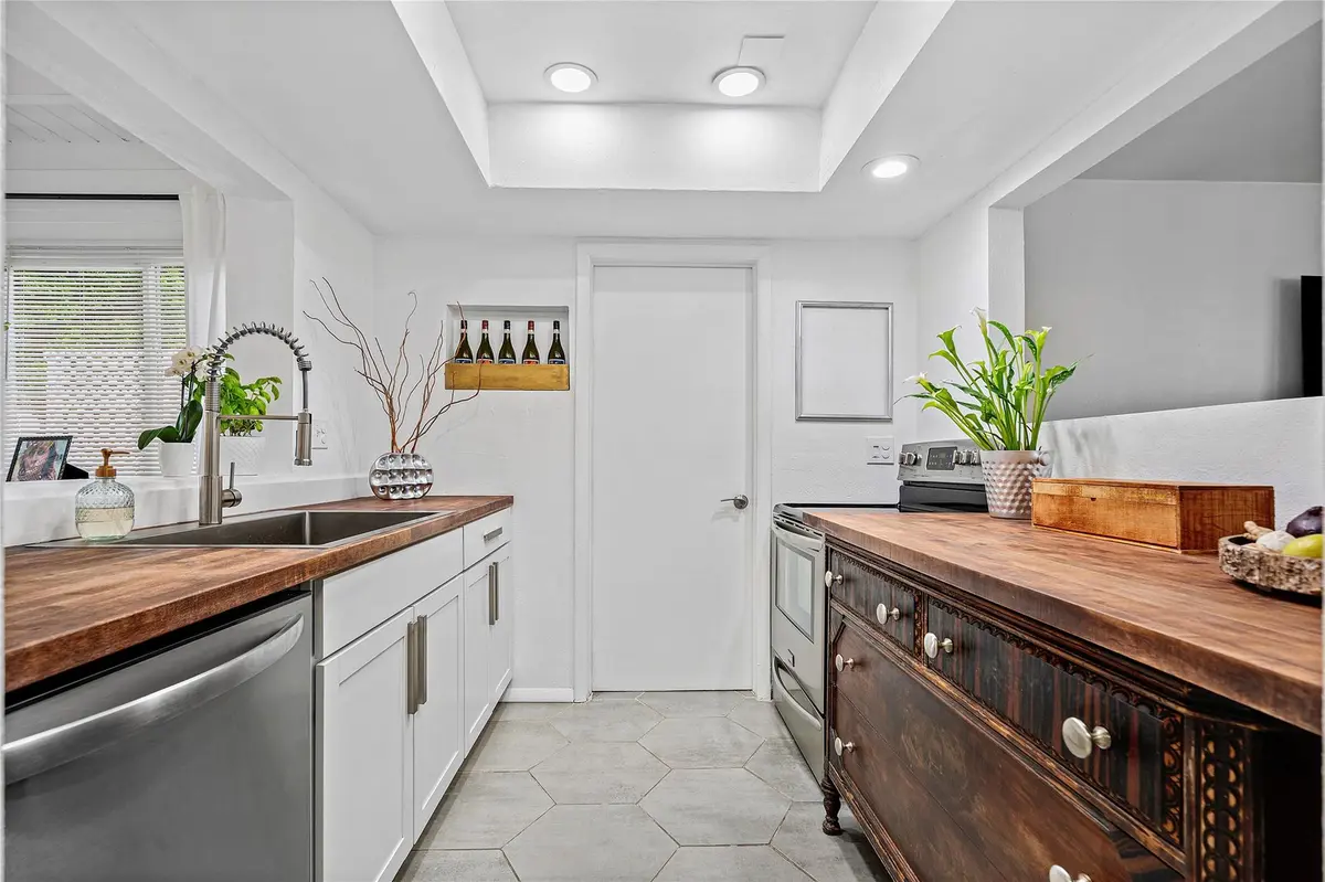 Photo 8 at 170 NW 27th Street, Pompano Beach