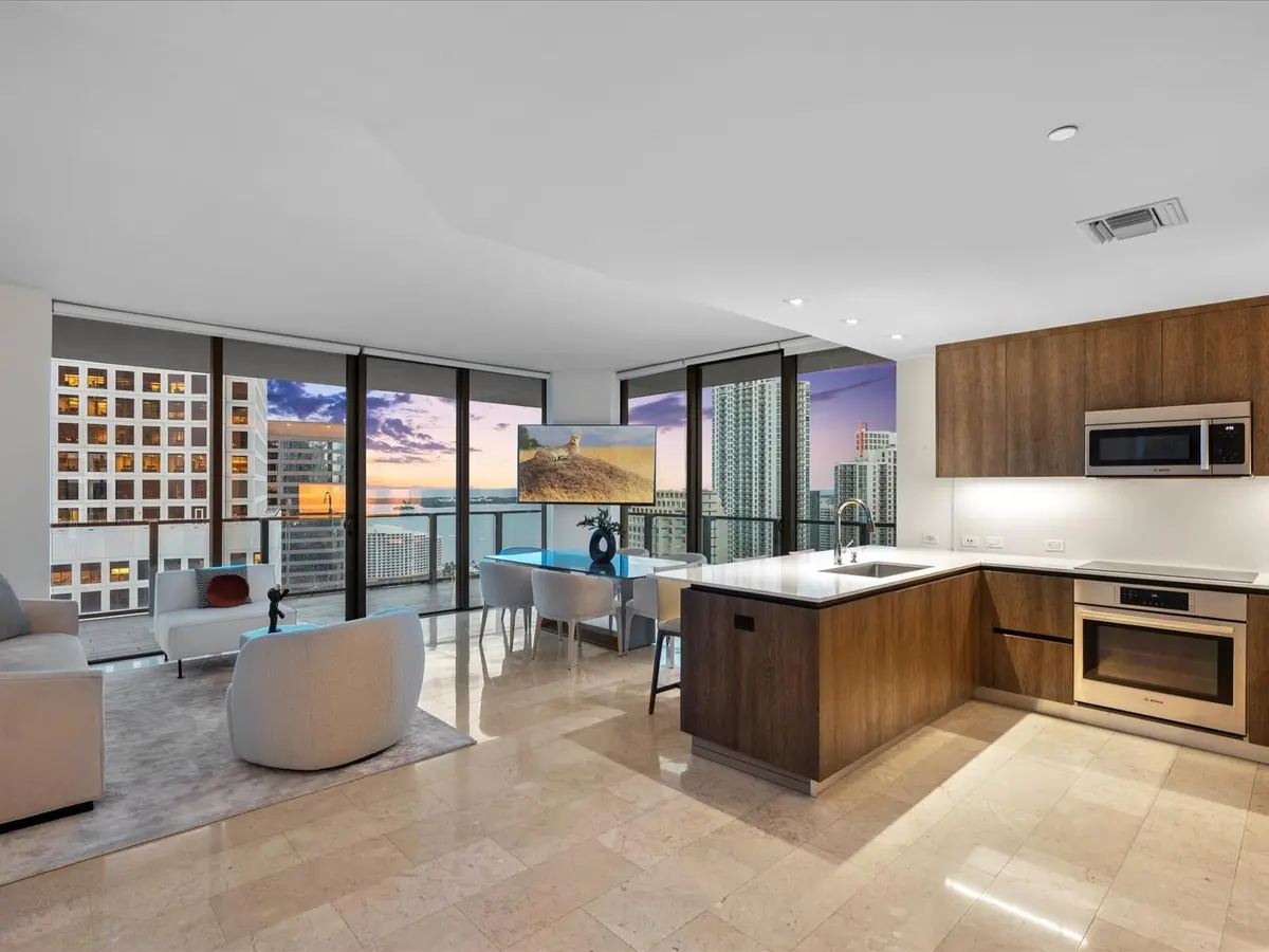 Photo 6 at 68 SE 6th Street 3201, Miami