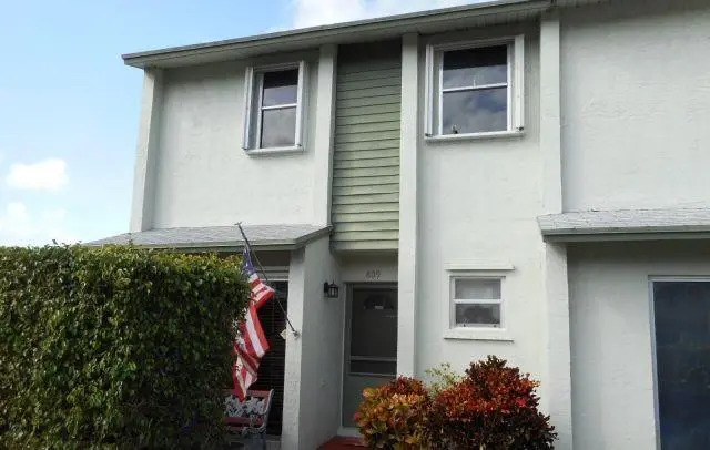 Photo 2 at 809 Crystal Lake Drive 809, Deerfield Beach